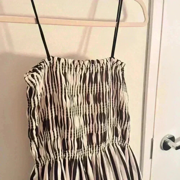 BOUTIQUE black white striped smocked dress - Picture 6 of 7